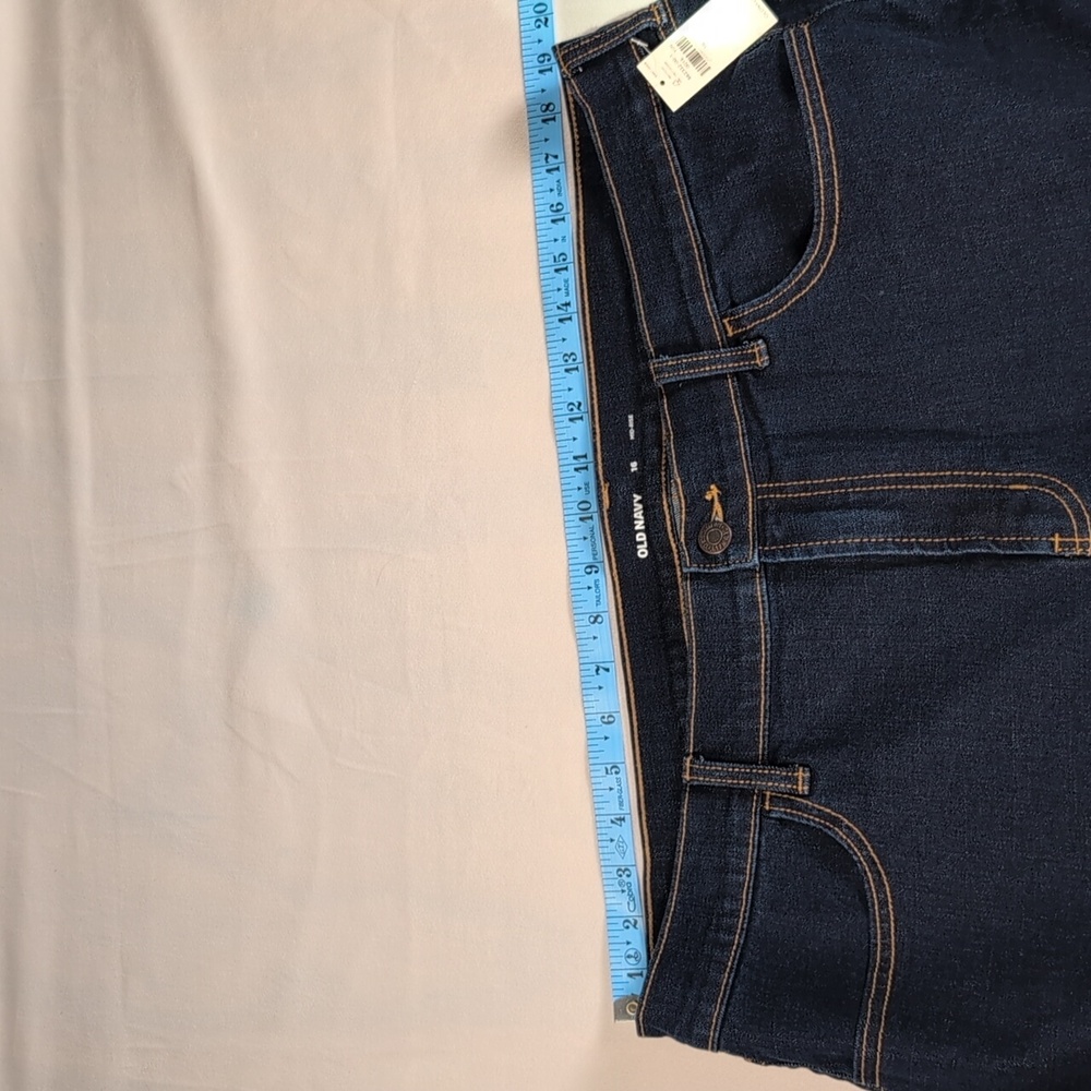Old Navy Mid-Rise Dark Wash Denim Jean Shorts Size 16 - Picture 4 of 9